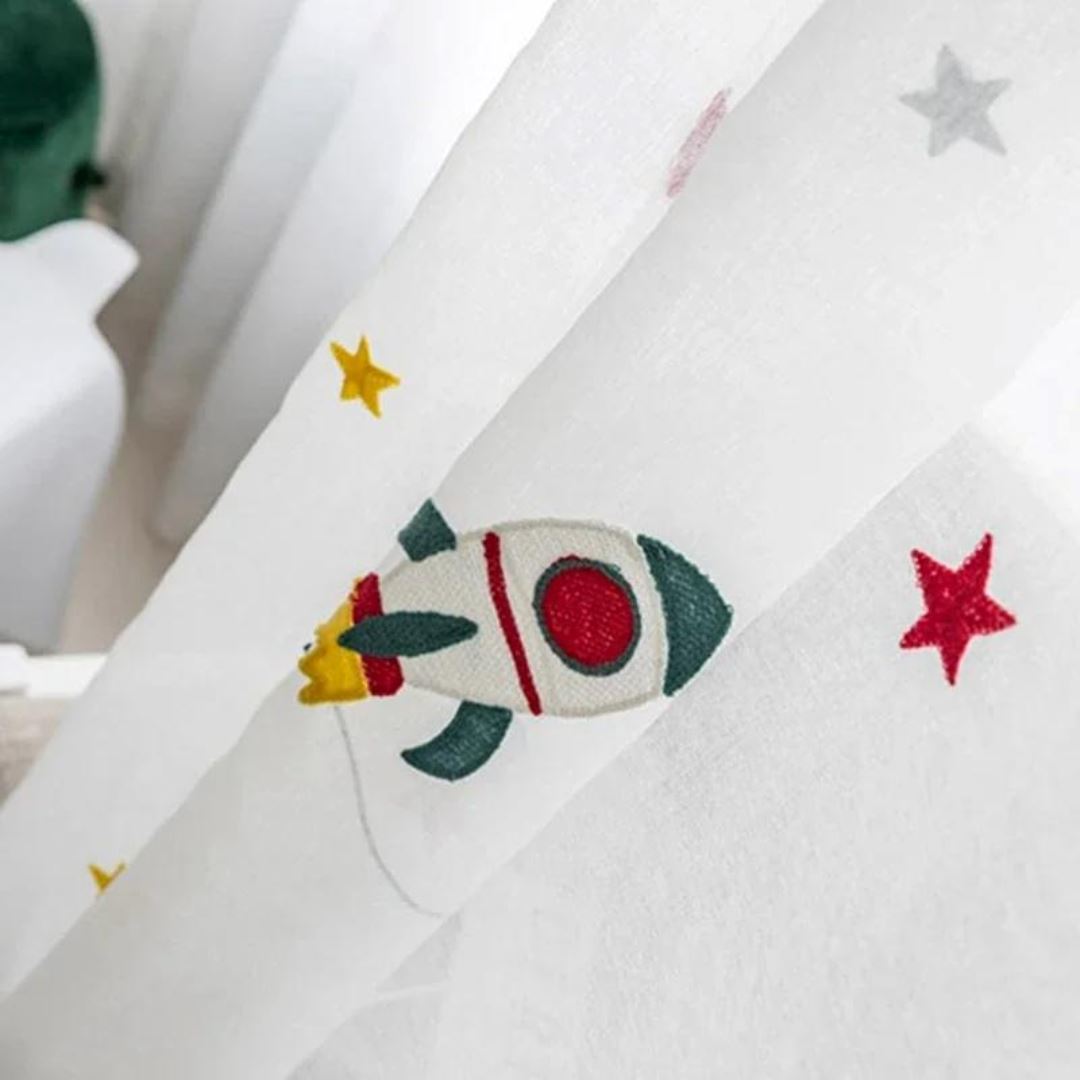 Cortina Tule Universo para Quarto Cortina - 0004 Conceito Kids 