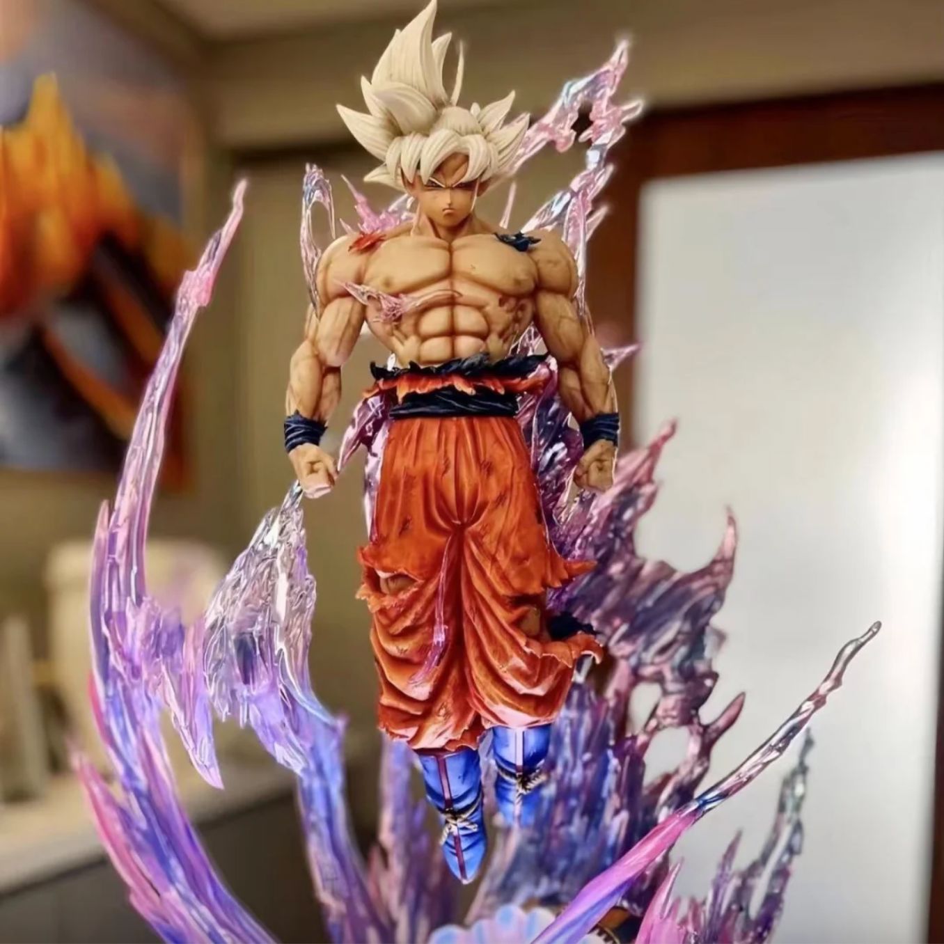 Escultura e Luminária Decorativa Goku Instinto Superior em LED Decorativo - 0027 Conceito Kids 