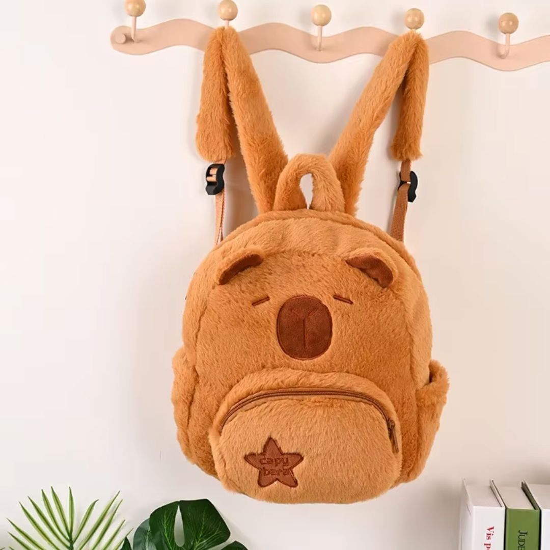 Mochila de Pelúcia Capivara Conceito Kids 