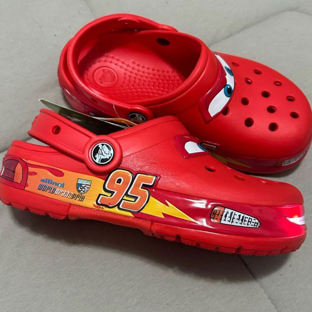 Sandália Respirável Infantil Relâmpago McQueen com luz de LED Conceito Kids 